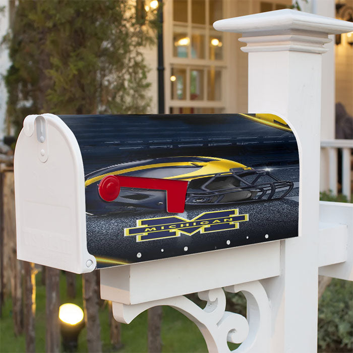 Michigan Wolverines Football 3 Magnetic Mailbox Cover 18" X 21" Outdoor Decor