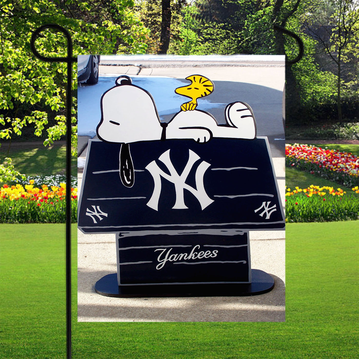 New York Yankees Logos And Uniforms Snoopy Garden Flags Yard Outdoor Lawn 12 X 18