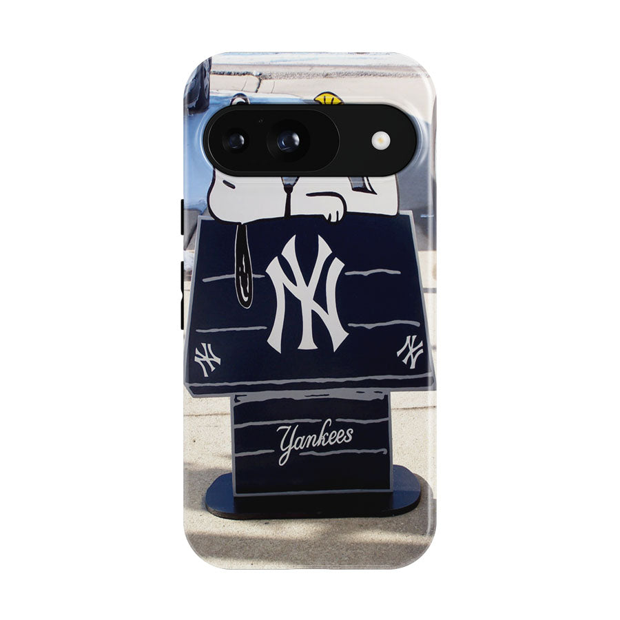 New York Yankees Logos And Uniforms Snoopy Google Pixel 9 | 10 Pro Case