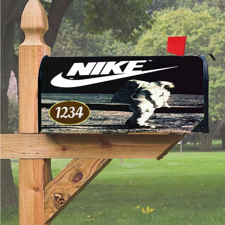 Nike Astronot Magnetic Mailbox Cover 18" X 21" Outdoor Decor