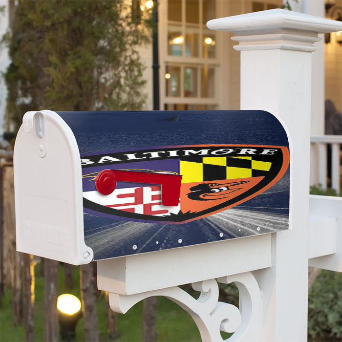 Baltimore Magnetic Mailbox Cover 18" X 21" Outdoor Decor
