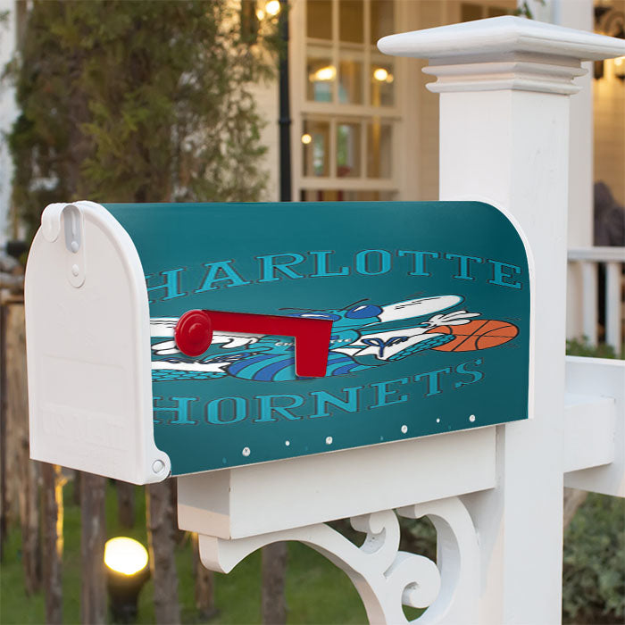 Charlote Magnetic Mailbox Cover 18" X 21" Outdoor Decor