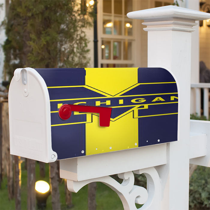 Michigan Stripes Vertical Magnetic Mailbox Cover 18" X 21" Outdoor Decor