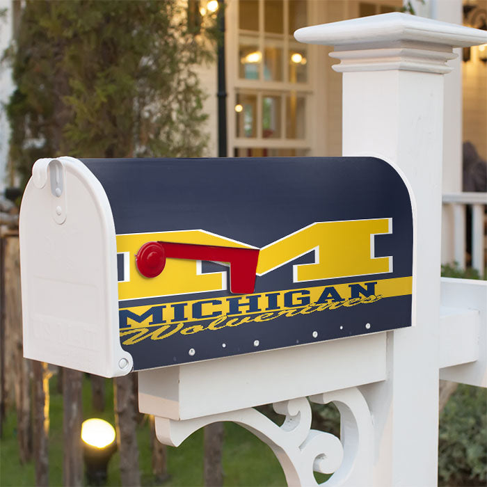 Michigan Wolverines Magnetic Mailbox Cover 18" X 21" Outdoor Decor