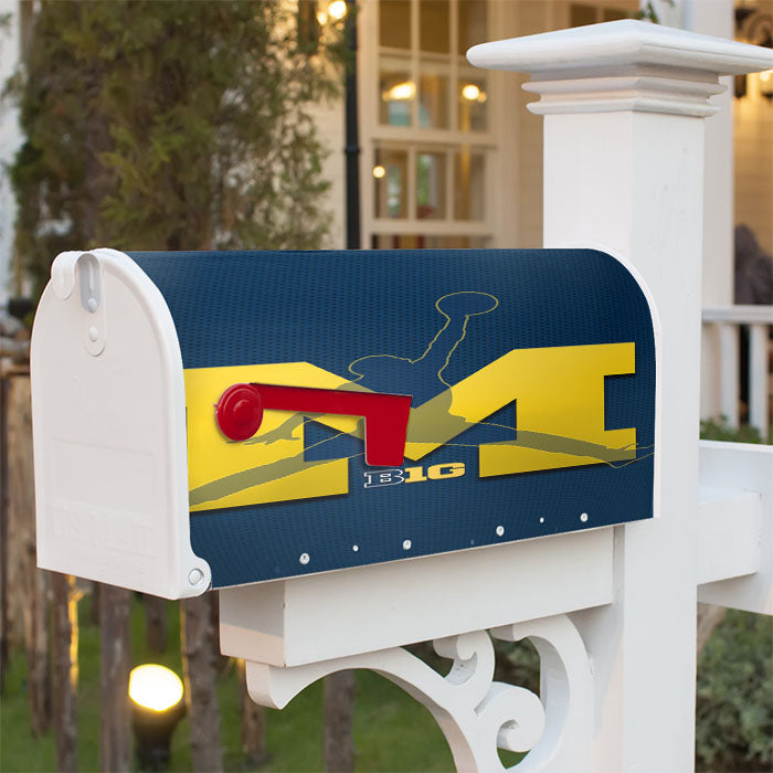 Michigan Wolverines Basketball Magnetic Mailbox Cover 18" X 21" Outdoor Decor