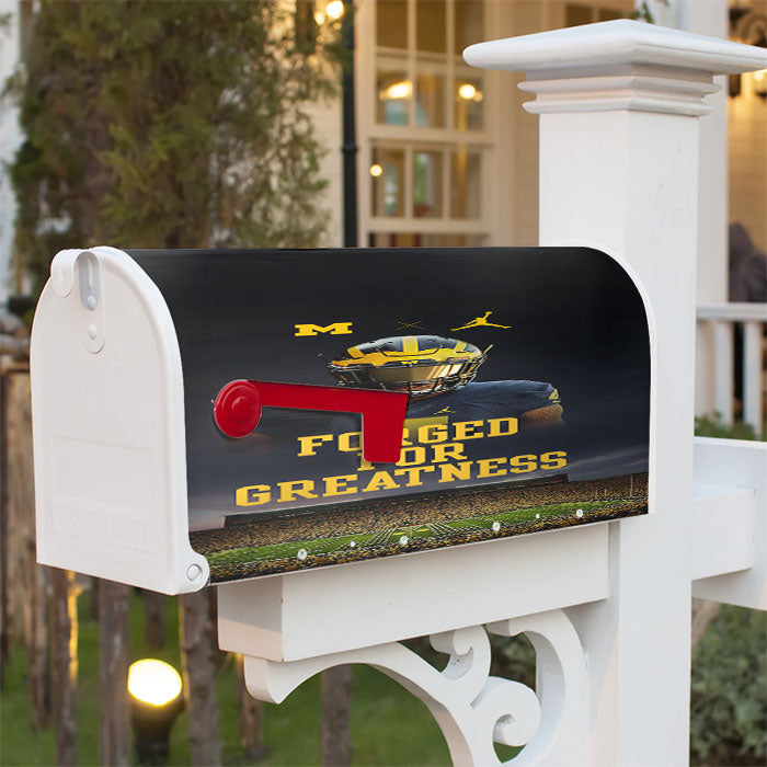 Michigan Wolverines For Greatness Magnetic Mailbox Cover 18" X 21" Outdoor Decor