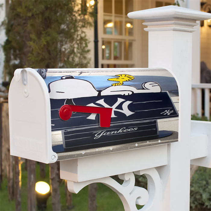 New York Yankees Logos And Uniforms Snoopy Magnetic Mailbox Cover 18" X 21" Outdoor Decor