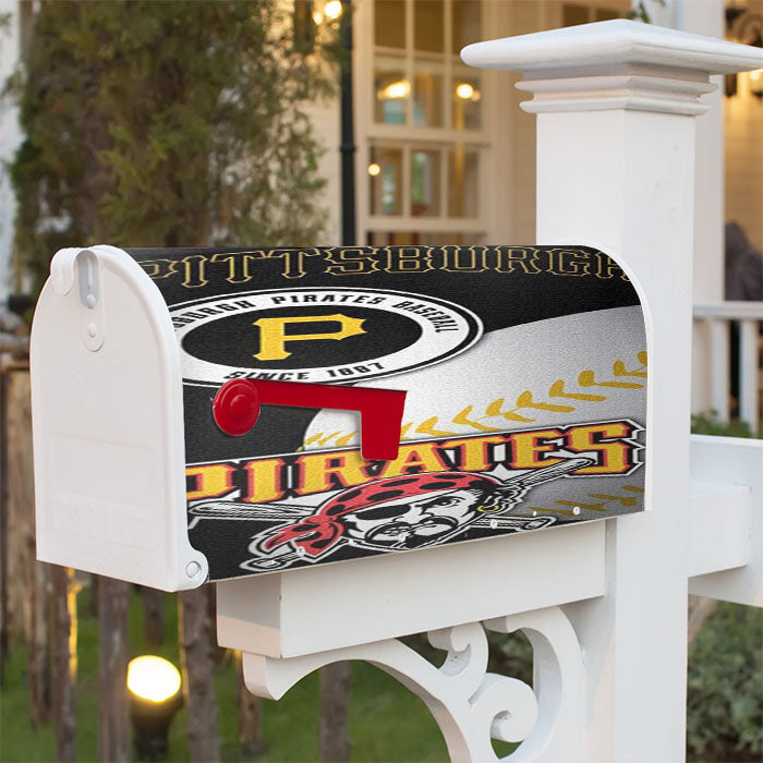 Pittsburgh Pirates Magnetic Mailbox Cover 18" X 21" Outdoor Decor