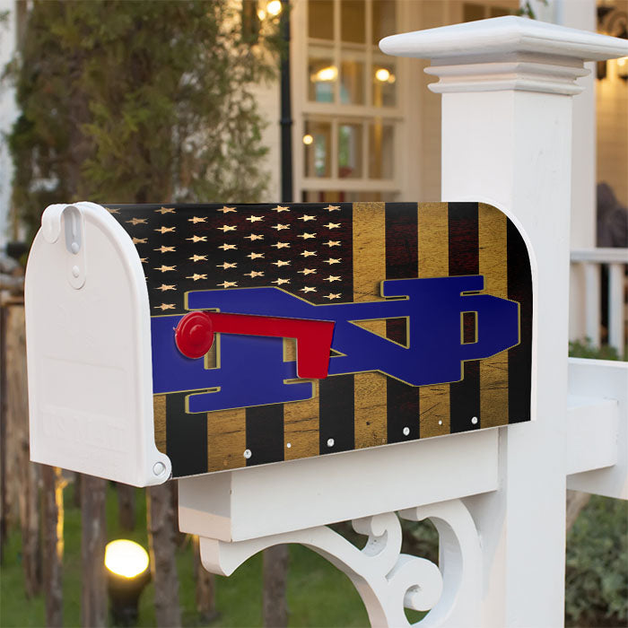 University Of Notre Magnetic Mailbox Cover 18" X 21" Outdoor Decor