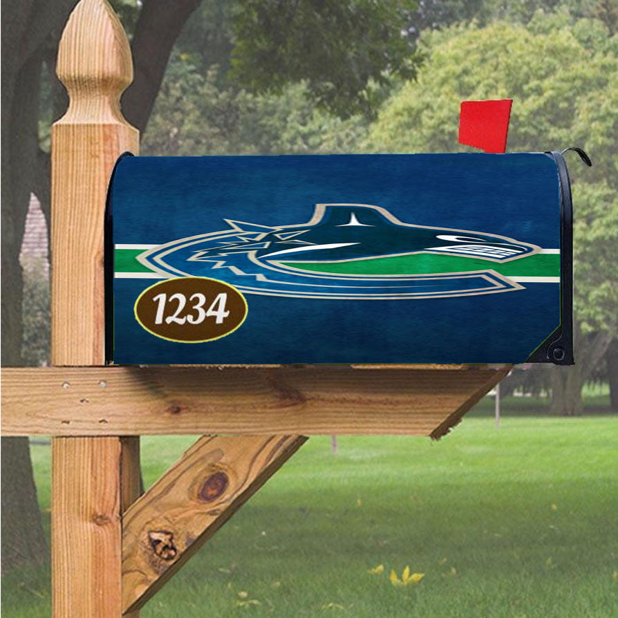 Vancouver Magnetic Mailbox Cover 18" X 21" Outdoor Decor