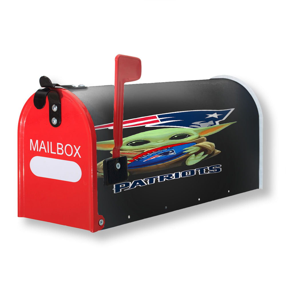 Baby Yoda Hug New England Patriots Mandalorian Magnetic Mailbox Cover - 18.0" x 21.0"